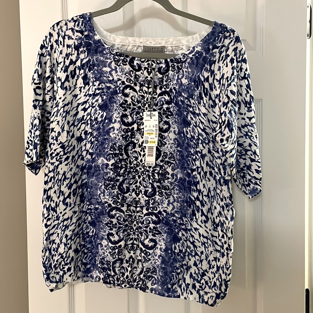Blue shirt / thin sweater ✨New with tags✨